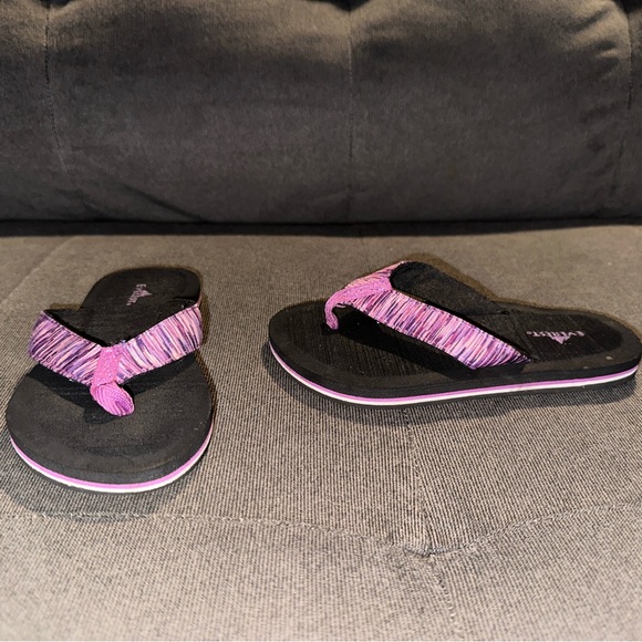 Girls Everest Flip Flops - Picture 4 of 12